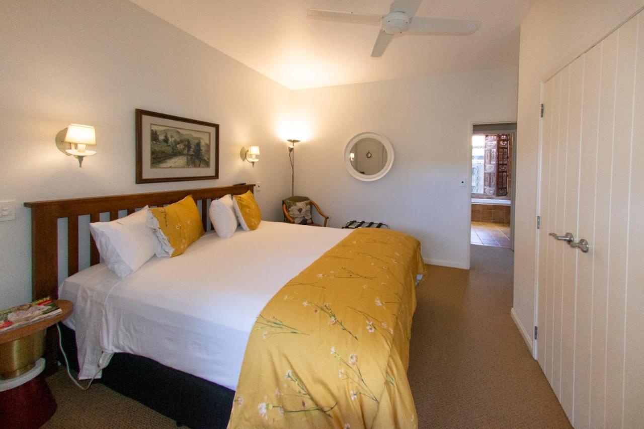 Tuscan Retreat Bed & Breakfast - Adults Only Bed & Breakfast Papamoa Bagian luar foto