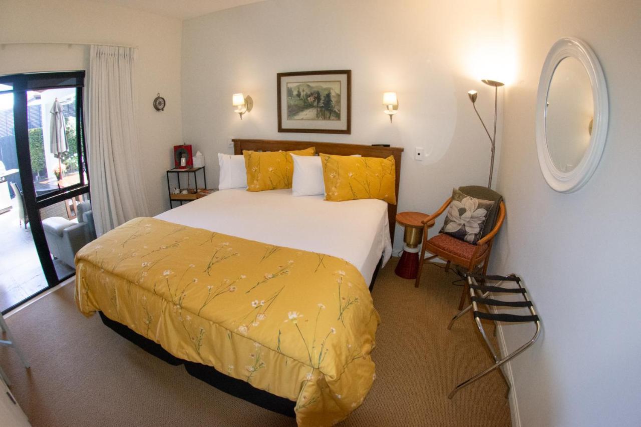 Tuscan Retreat Bed & Breakfast - Adults Only Bed & Breakfast Papamoa Bagian luar foto