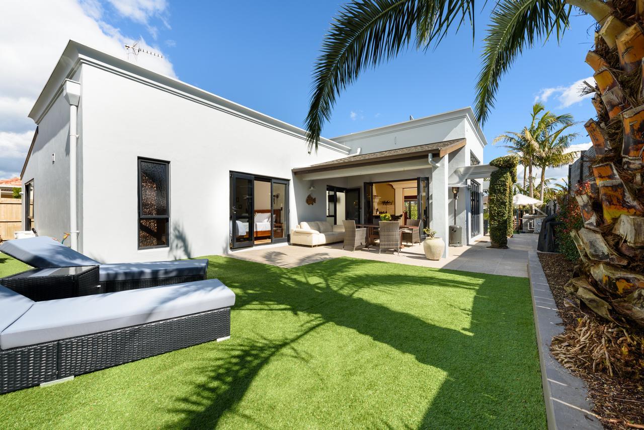 Tuscan Retreat Bed & Breakfast - Adults Only Bed & Breakfast Papamoa Bagian luar foto