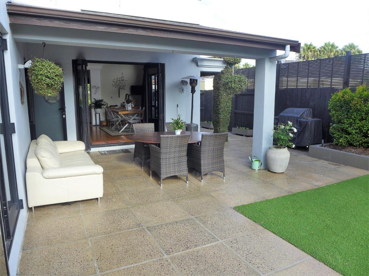Tuscan Retreat Bed & Breakfast - Adults Only Bed & Breakfast Papamoa Bagian luar foto